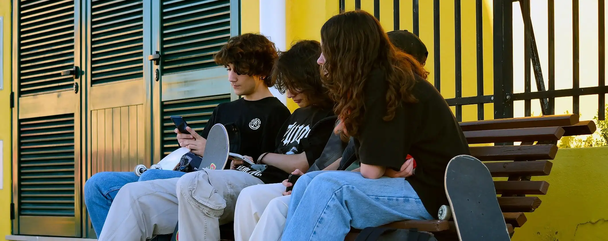 Smartphone vietati in classe: dirigenti scolastici contrari