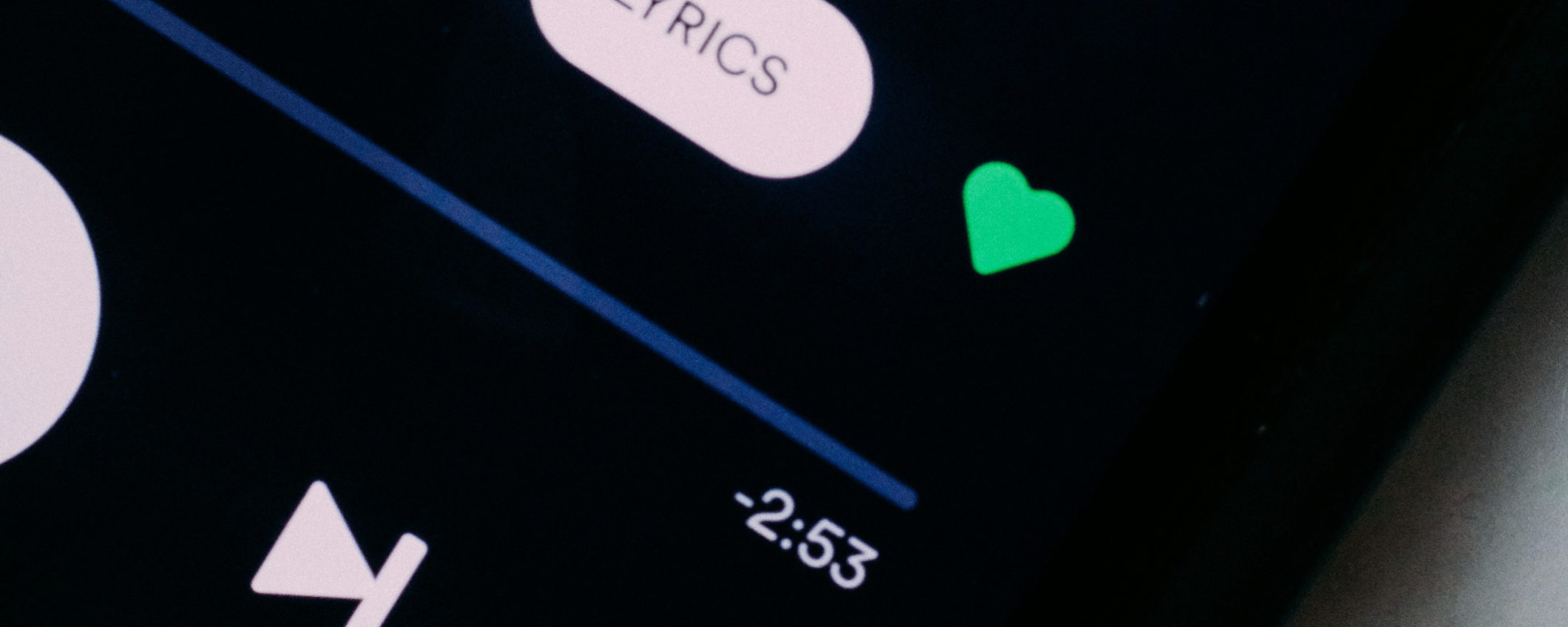 Spotify, stretta sui brani realizzati con l'AI: arriva il filtro antispam