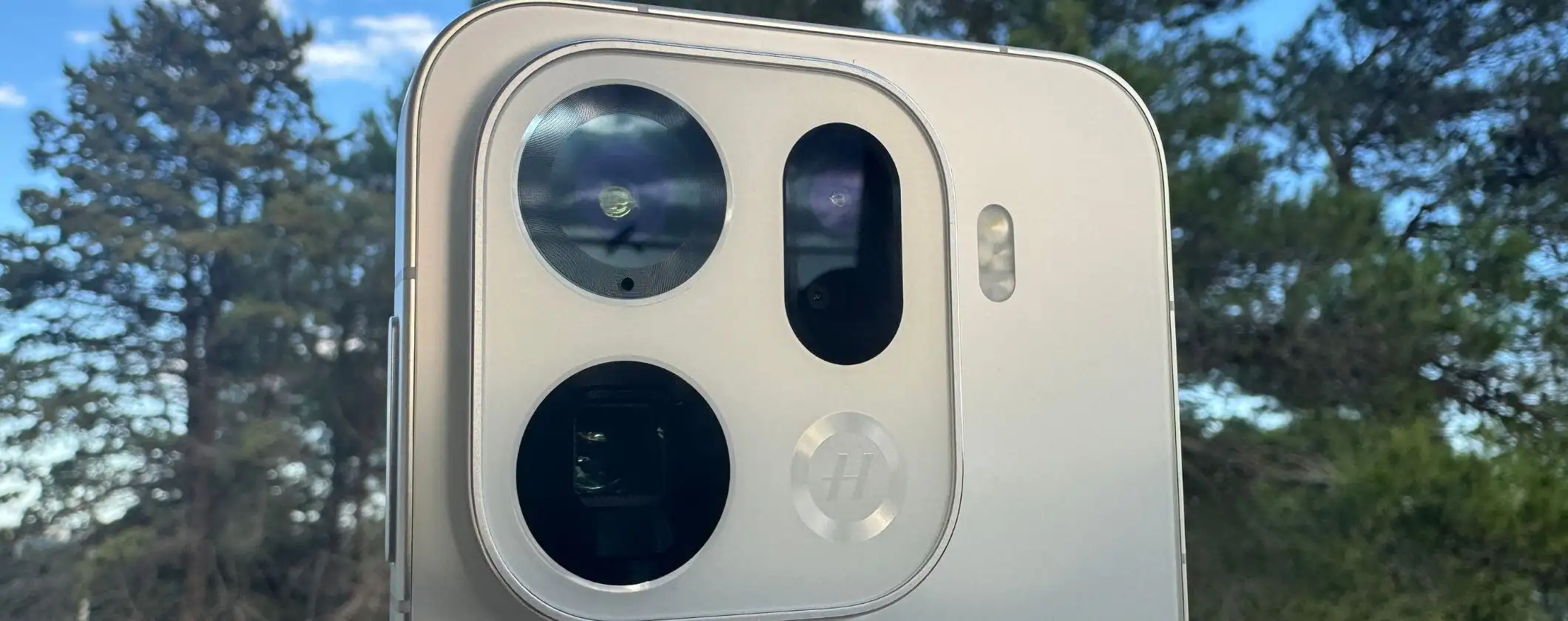 OPPO Find X9 Pro, la recensione: uno smartphone difficile da definire, è super in tutto OPPO Find X9 Pro, la recensione: uno smartphone difficile da definire, è super in tutto