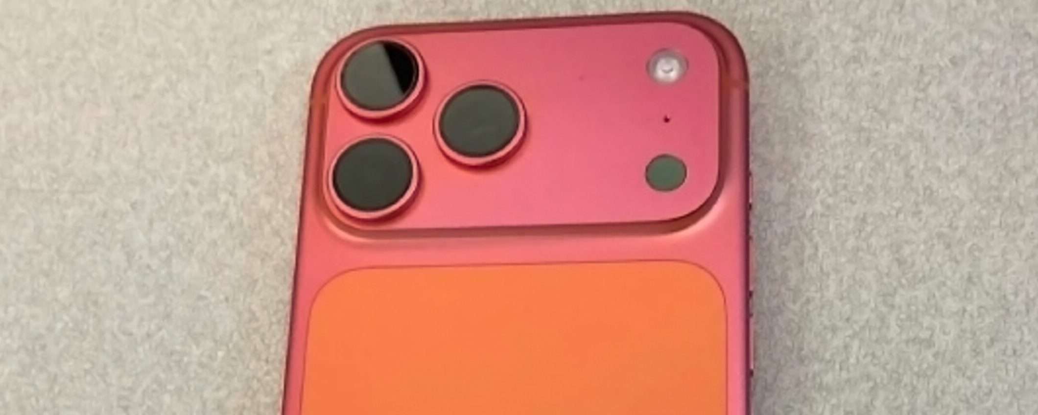 iPhone 17 Pro arancione si tinge di rosa: cosa sta succedendo? iPhone 17 Pro arancione si tinge di rosa: cosa sta succedendo?