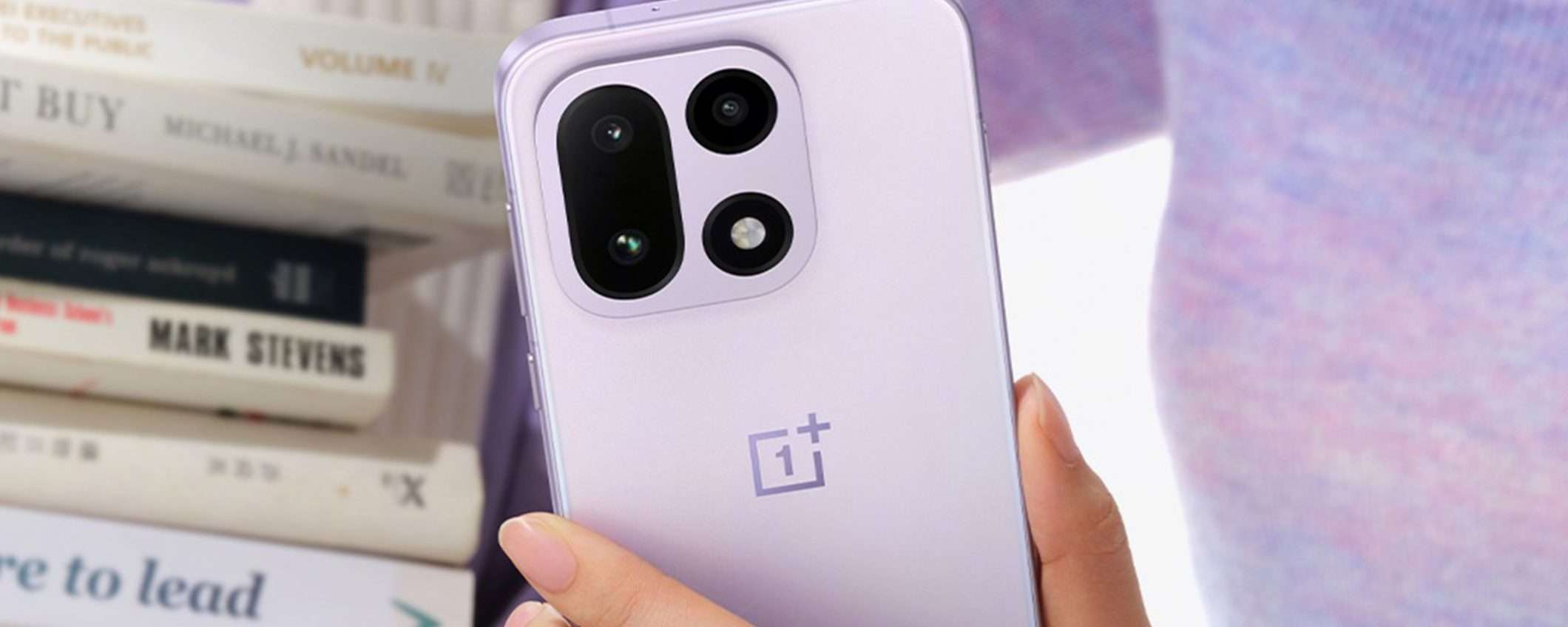OnePlus 15 ha una data di lancio, ed è vicinissima: svelati anche i nuovi colori OnePlus 15 ha una data di lancio, ed è vicinissima: svelati anche i nuovi colori