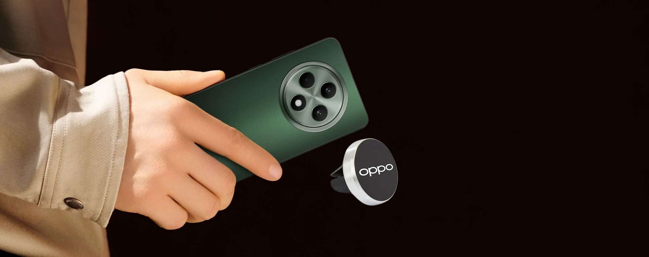 OPPO Reno12 F a 186€ su Amazon: in regalo il supporto magnetico per auto