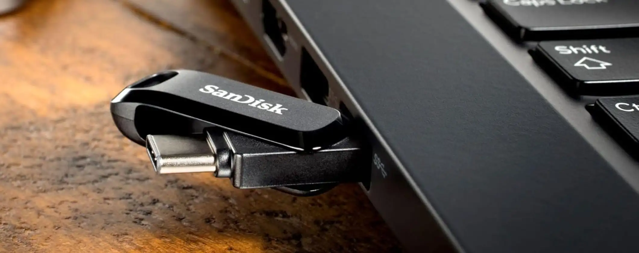 Pen Drive 2 in 1 SanDisk 128GB a soli 14€ è un MIRACOLO su Amazon