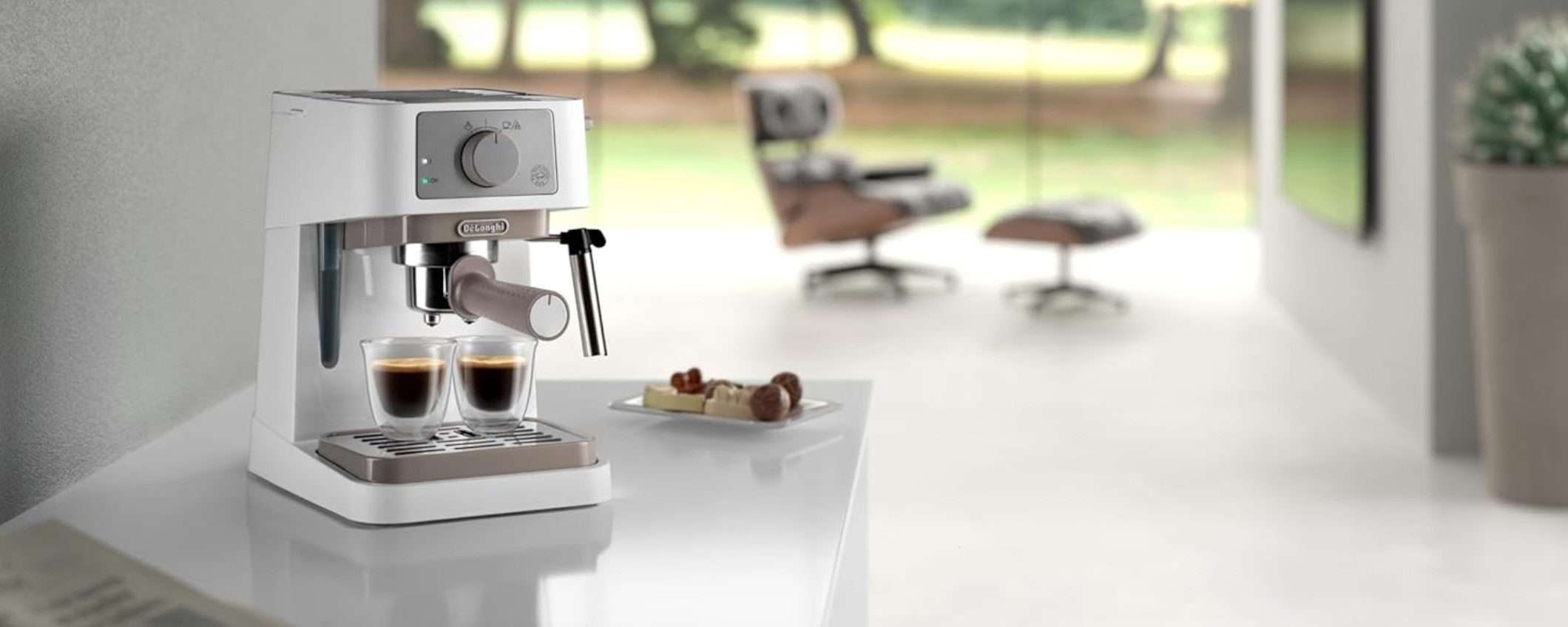 L'espresso come al bar: la De'Longhi Stilosa con cialde e polvere in PROMO VELOCE