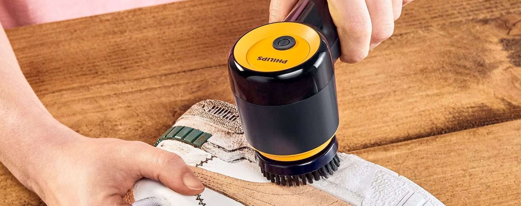 Sneaker sempre come NUOVE con il pulisci scarpe Philips a 14,99€