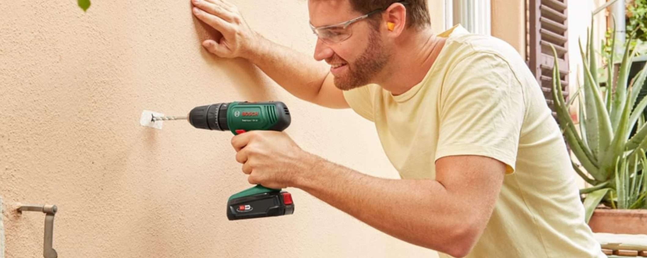 Trapano a percussione Bosch con batteria in promo FLASH: alleato n°1 per il fai-da-te