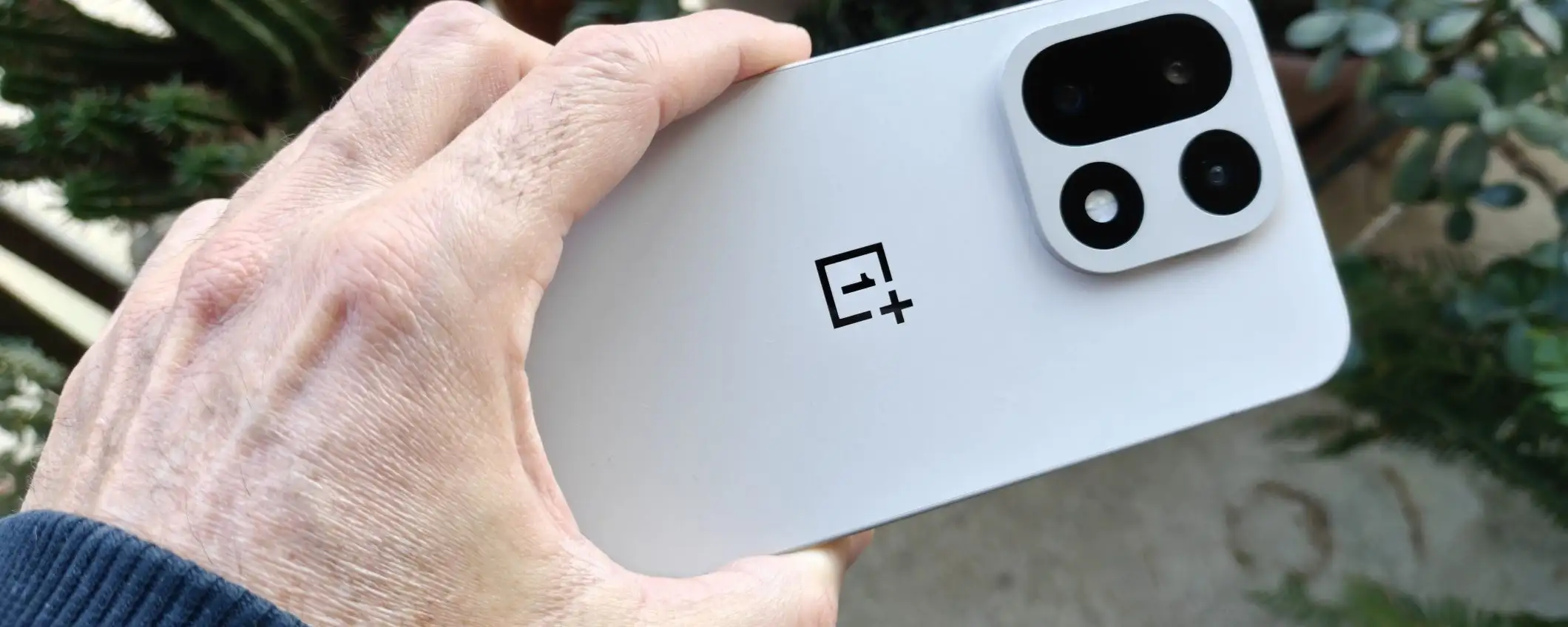 OnePlus 15: un passo avanti enorme e uno indietro nell’identità? | Recensione