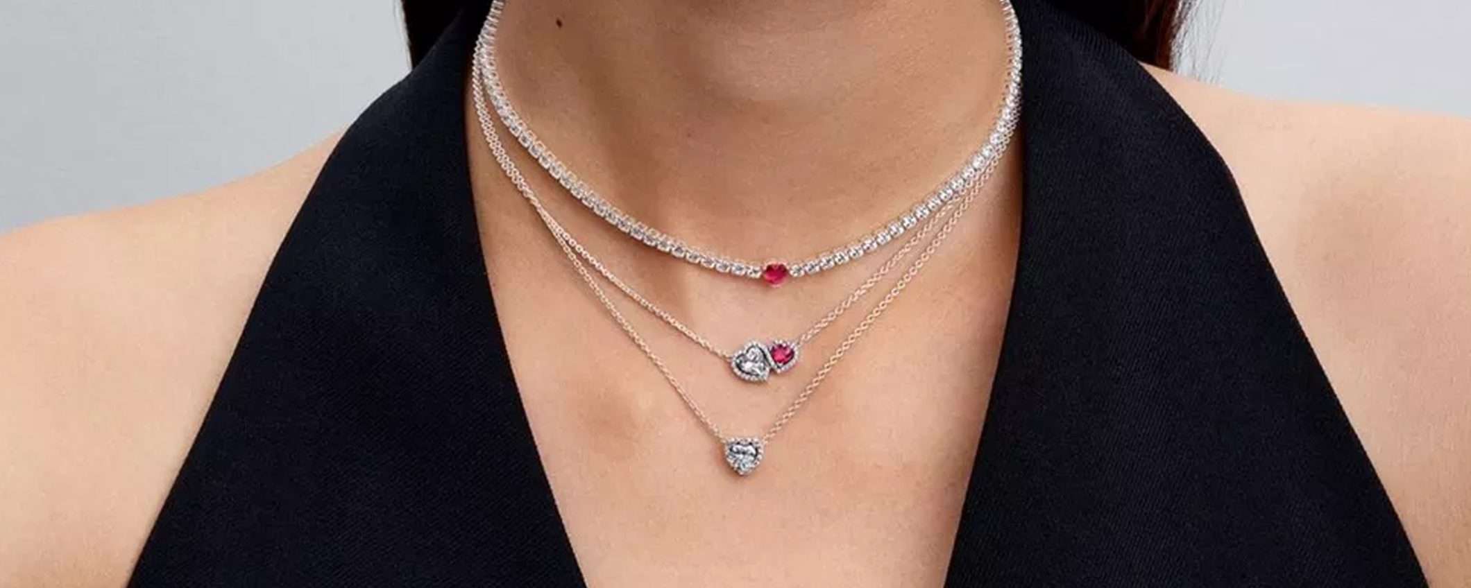 Pandora, fino al 30% di sconto su una selezione di gioielli: è la promo Black Friday