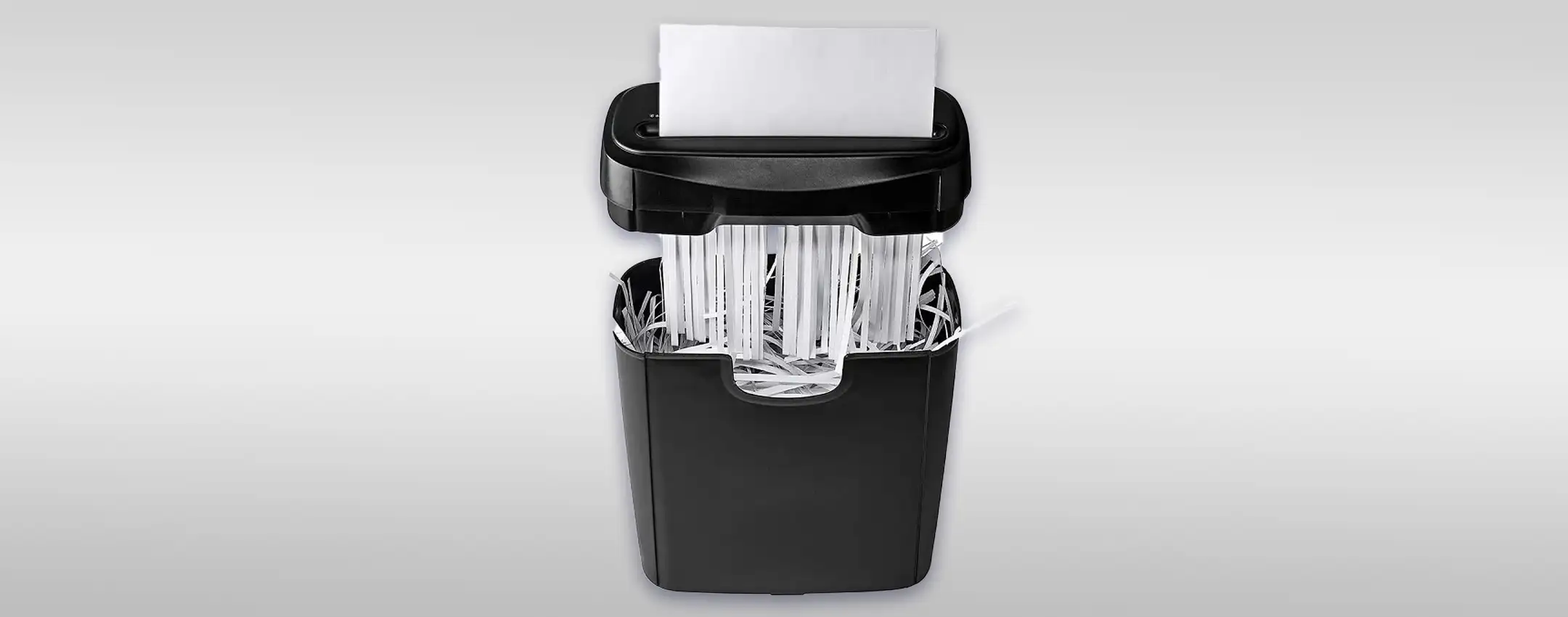 Trita ogni foglio e non lascia tracce: distruggi documenti in offertissima a meno di 25€