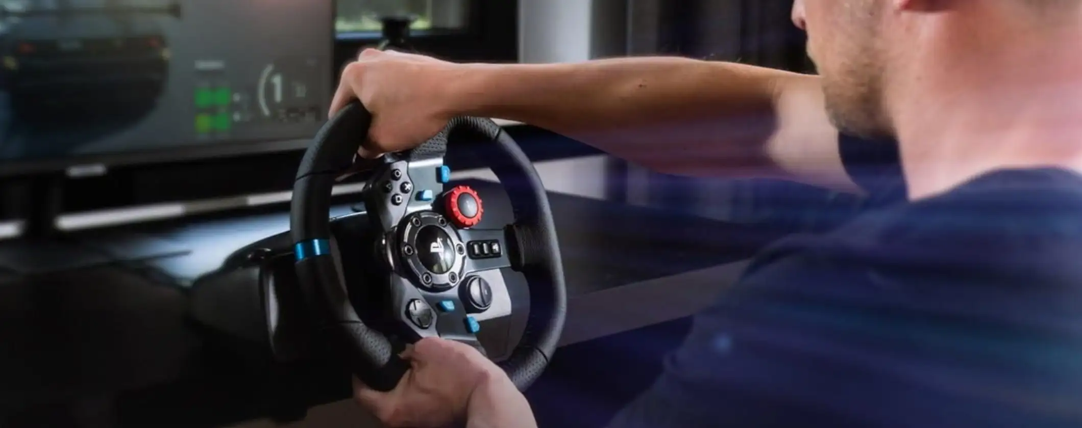 Volante e pedali Logitech G29 Driving Force: il regalo perfetto ora costa molto meno