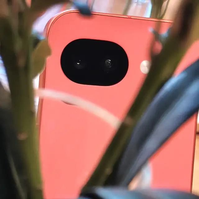 Il design posteriore di Pixel 10a