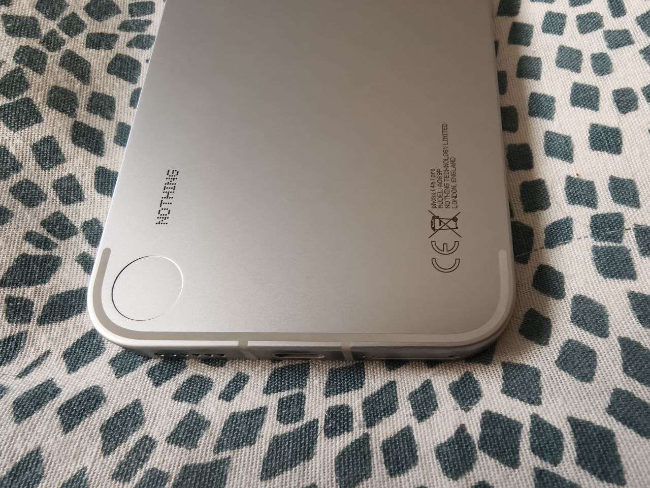 Phone 4a Pro dettaglio backcover