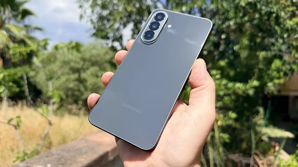 Samsung Galaxy A37 5G: Design Samsung Galaxy A37 5G: Design
