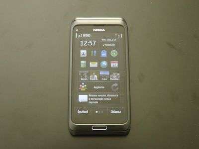 Anteprima Nokia E7