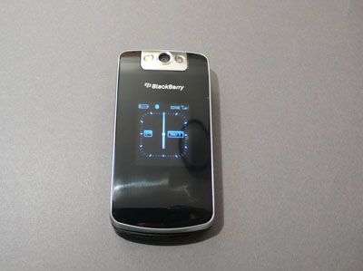 Blackberry Flip 8220 
