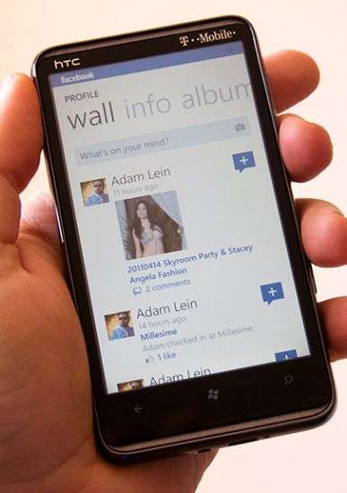 Facebook per Windows Phone 7 