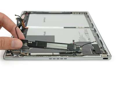 Google Pixel C smontato dai colleghi di iFixit