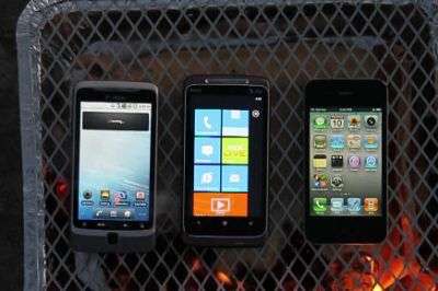 I tre smartphone sulla griglia