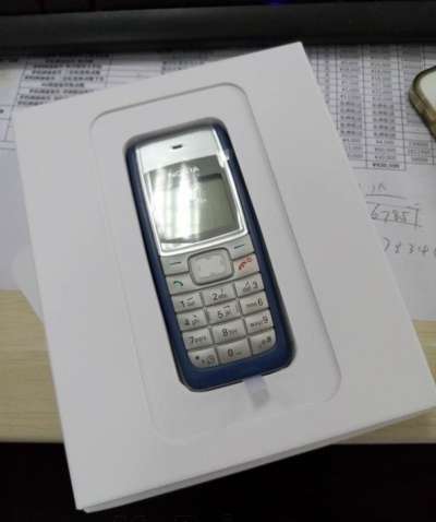 Il Nokia 1110 nell'invito Meizu