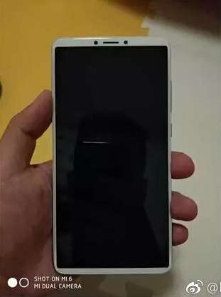 Il presunto Xiaomi Redmi Note 5 (front)