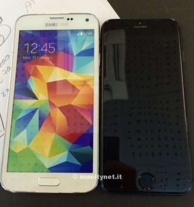 Il mock up di iPhone 6 vs. Samsung Galaxy S5