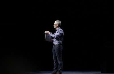 Tim Cook torna sul palco e introduce iPad Pro