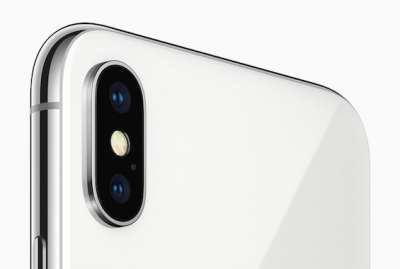 iPhone X, doppia fotocamera in posizione verticale