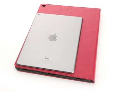 Confronto tra iPad Air e la custodia del presunto iPad Pro