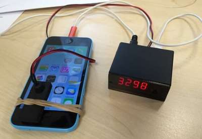 L'IP-BOX in funzione per sbloccare un iPhone 5c