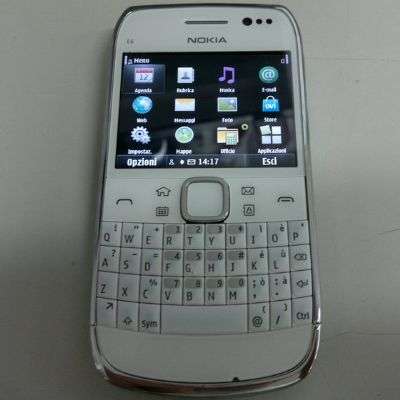 Nokia E6-00 