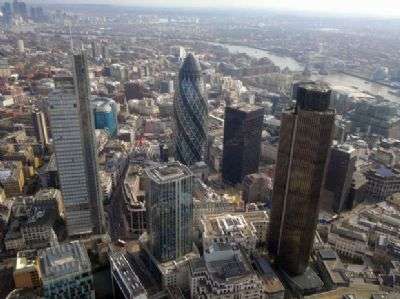 Fotografia aerea di Londra scattata con Nokia N8 da Jason Hawkes