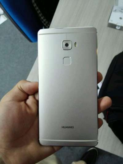 Nuove immagini reali di Huawei Mate S