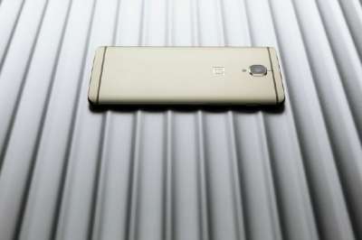 OnePlus 3 Soft Gold