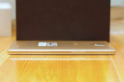 Oppo R7 Plus Unboxing (foto 6)