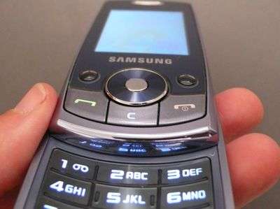 Samsung J700 