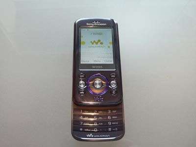 Sony Ericsson W395 