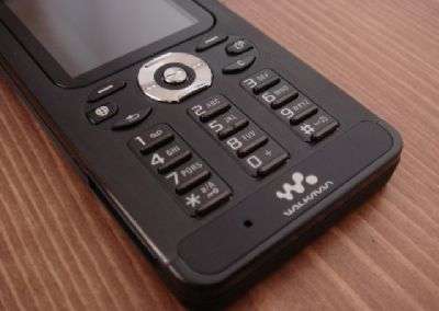 Sony Ericsson W880i Pitch Black