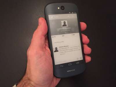 YotaPhone 2