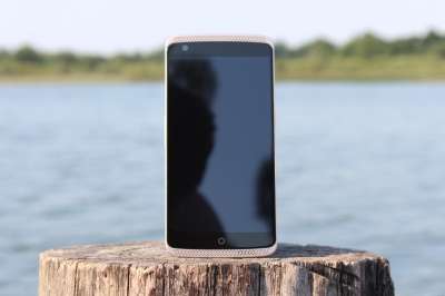 ZTE Axon Elite 4G