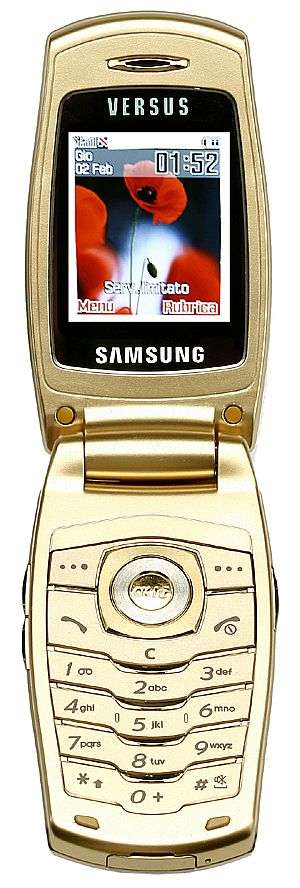 Samsung SGH-E500 Versus