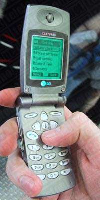 Visualizza la scheda di questo cellulare